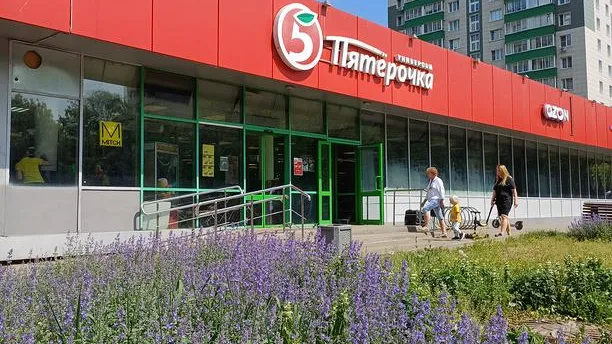 Полки «Пятерочек» опустели в ряде городов России после антимигрантских рейдов