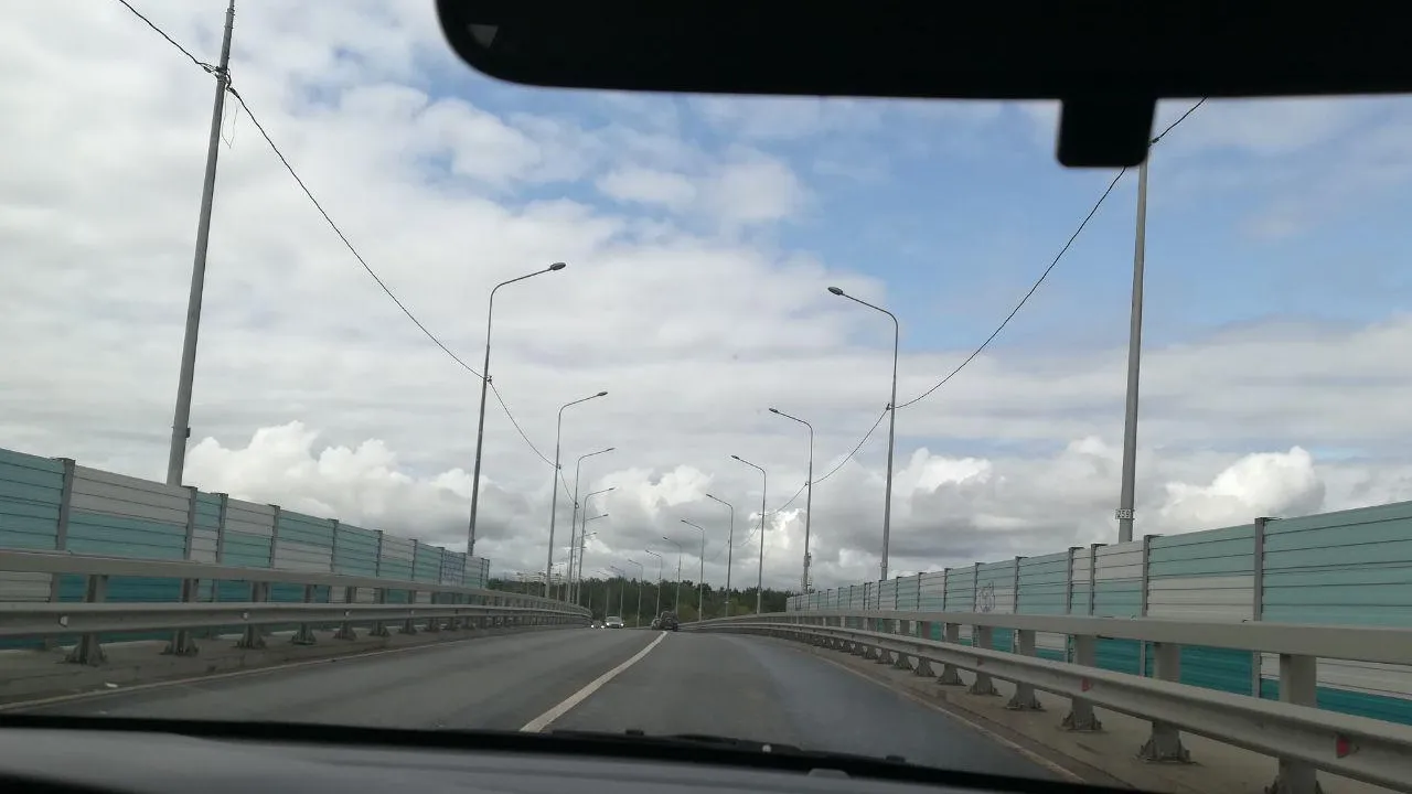 Аварийный фонарь отремонтировали в поселке Красногорска по просьбе жителя