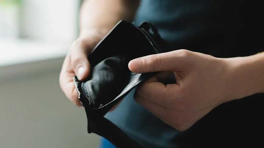 Экономист объяснил рост банкротств среди россиян до 25 лет