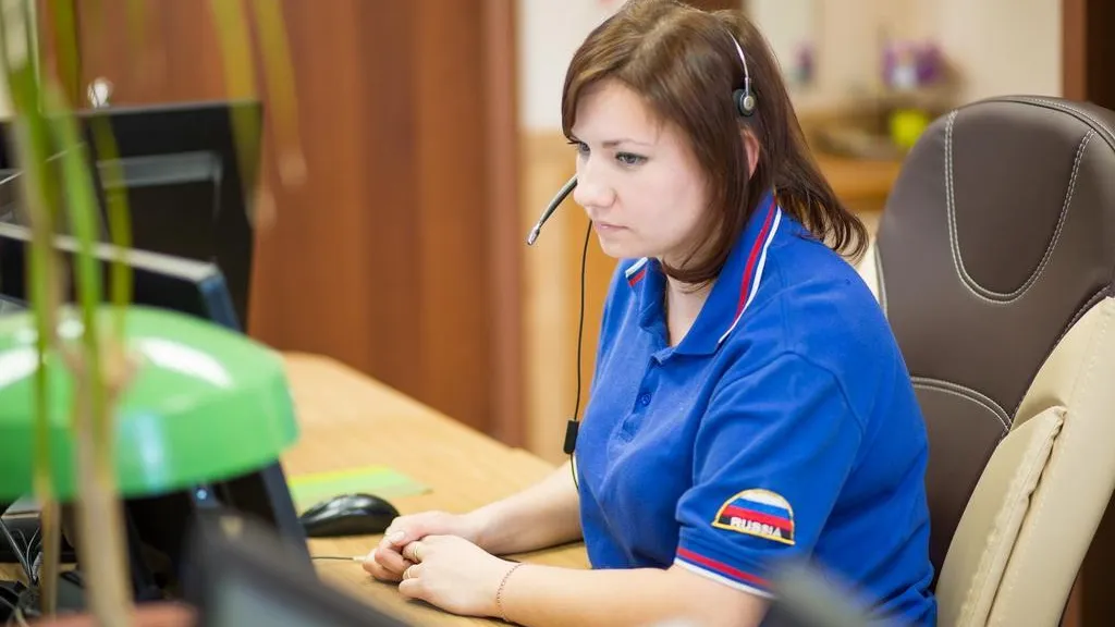 Почти 370 операторов ежедневно принимают вызовы по номеру «112» от жителей Подмосковья