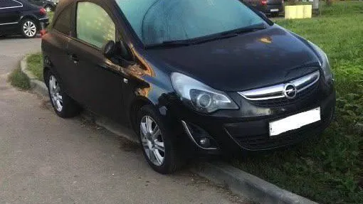 Более 300 случаев парковки на газонах выявили в Подмосковье с начала августа