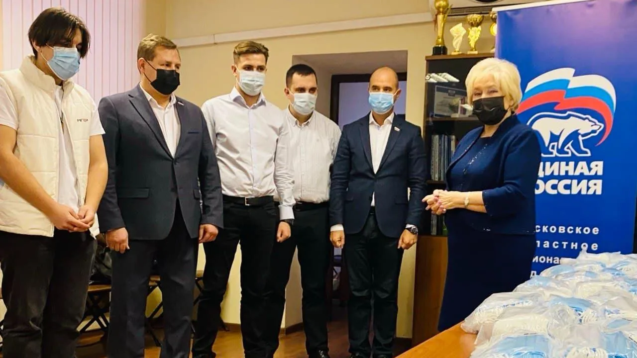 6 тыс медицинских масок передали волонтерам Люберец