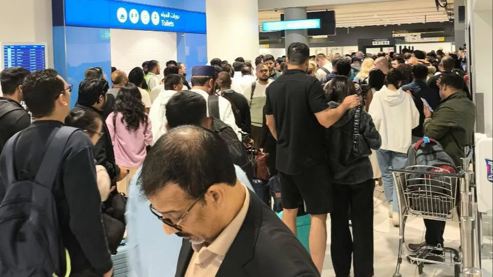 Российские туристы не могут улететь на родину и ждут помощи в Дубае