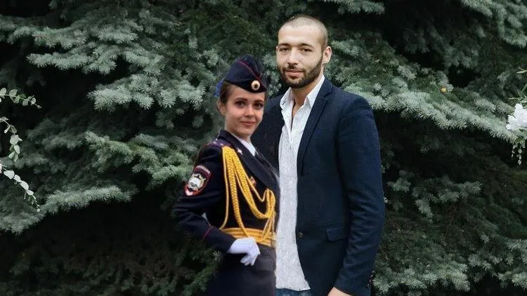 Полицейские Балашихи поздравили супружескую пару с Днем семьи, любви и верности