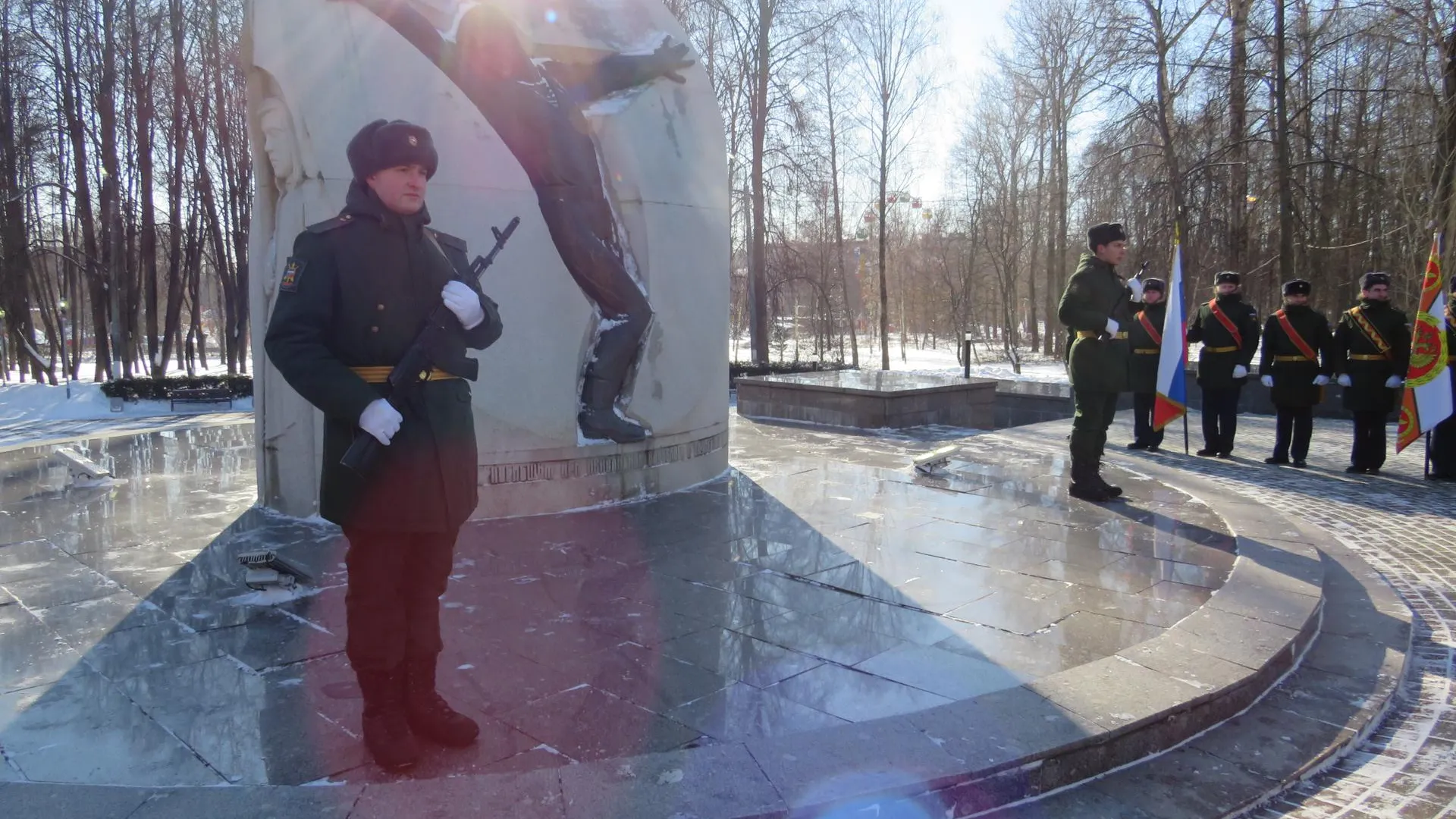 Военных Мытищ поздравили с праздником на митинге в четь Дня защитника Отечества