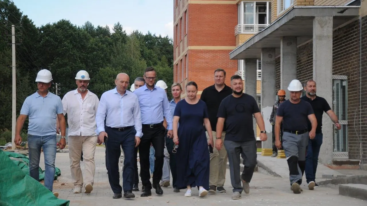 Застройщик приступил к благоустройству территории проблемных домов в ЖК «Малая Истра»