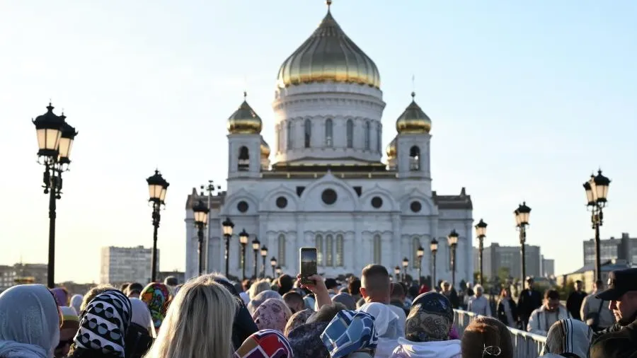 До 10 часов можно провести в очереди к мощам Спиридона Тримифунтского в Москве