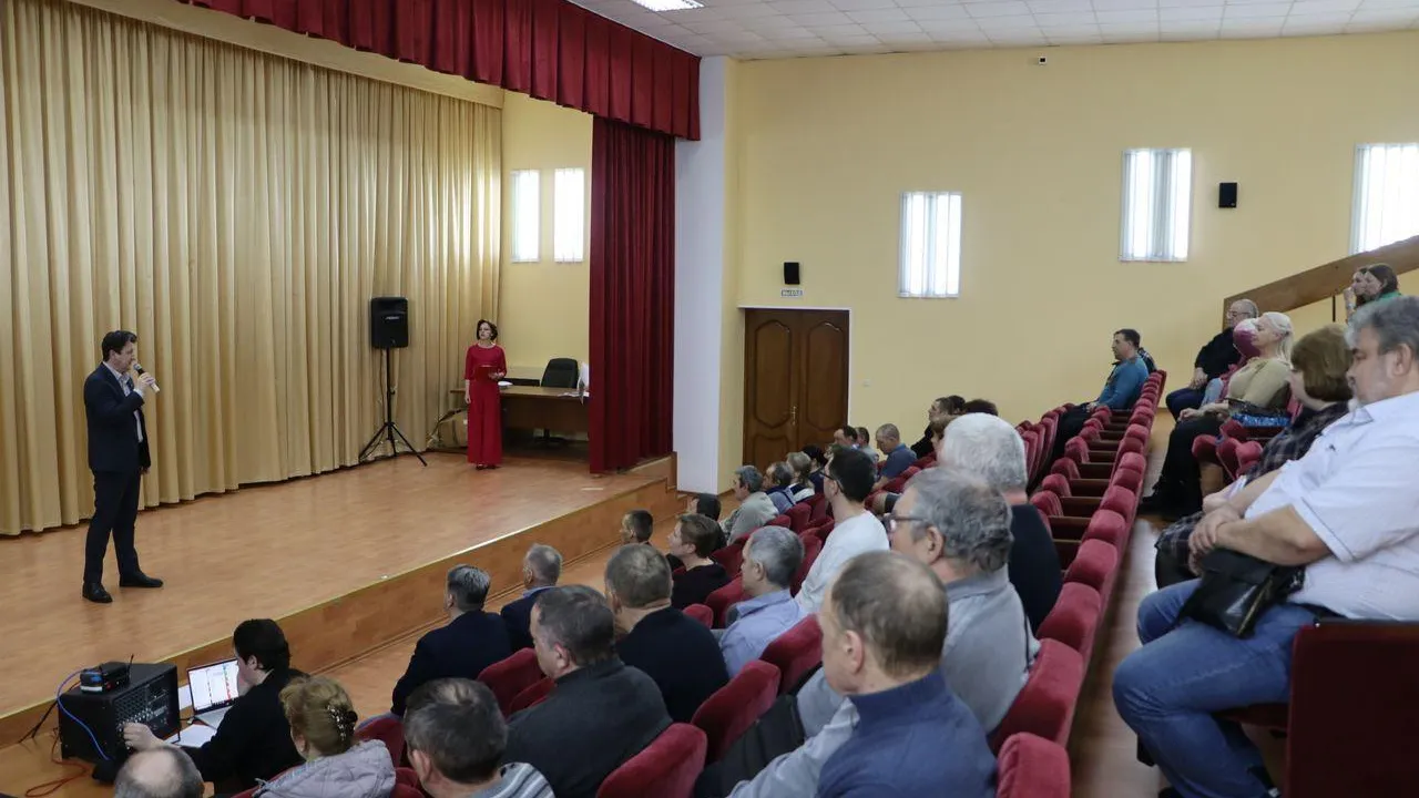 В Серебряных Прудах наградили работников ЖКХ и благоустройства