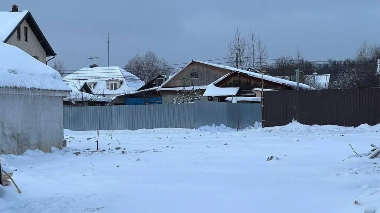 Самовольно возведенное торгово‑офисное здание снесли в квартале Абрамцево Балашихи