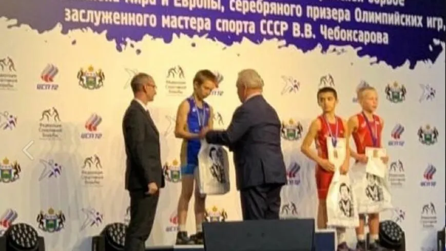 Спортсмен из Люберец выиграл серебро на Всероссийском турнире по спортивной борьбе