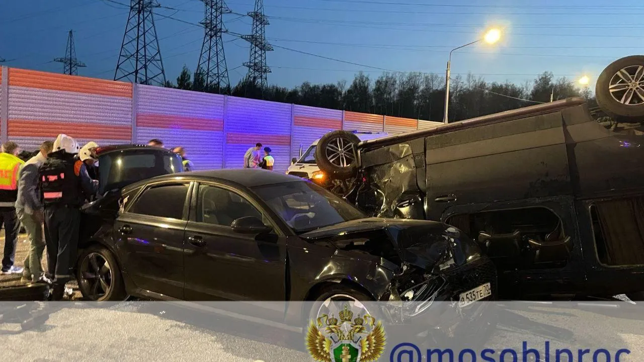 Число жертв с микроавтобусом в Подмосковье выросло до двух, возбуждено дело