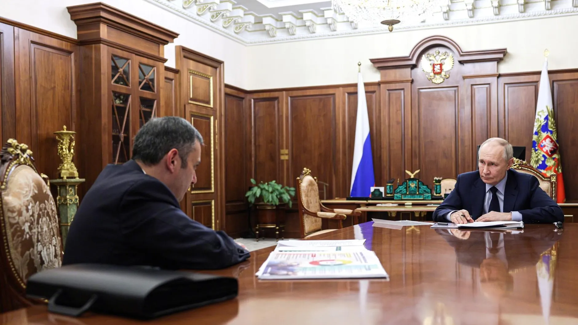 Путин обсудил с Хинштейном денежные компенсации жителям Курской области