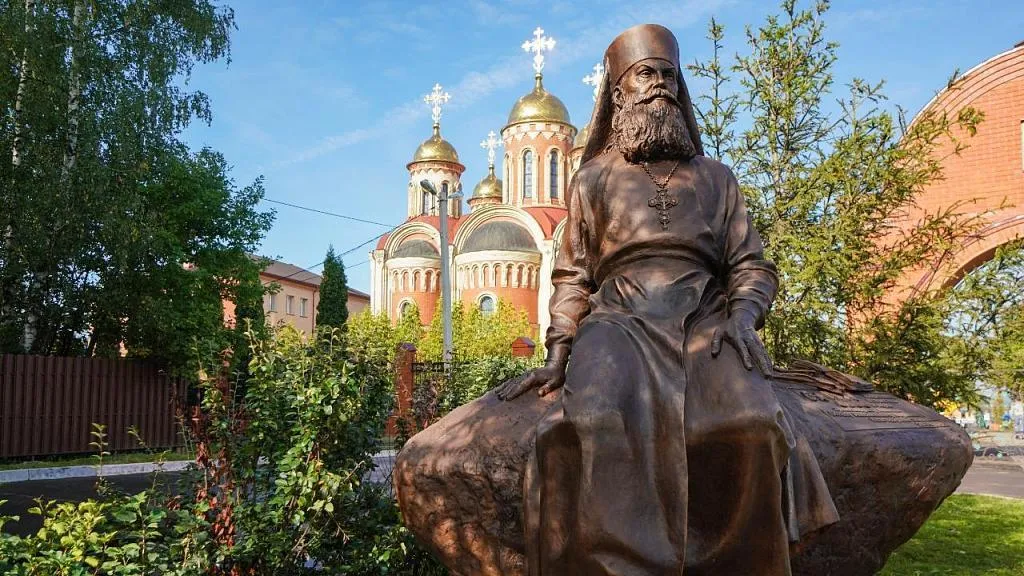 Памятник наместнику Псково‑Печорского Монастыря Архимандриту Алипию открыли в Домодедове