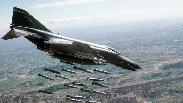 В музее гимназии Красногорска 19 октября проведут экскурсию и расскажут о самолетах Победы