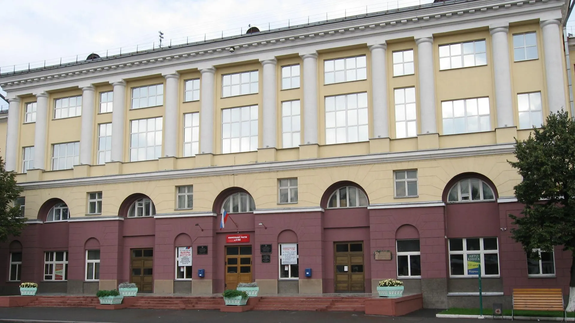 В Кемерове эвакуировали студентов КузГТУ из-за подозрительного предмета