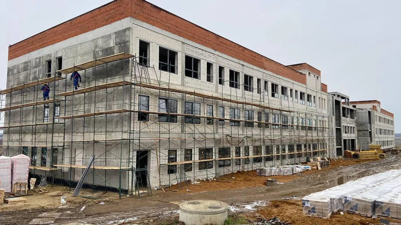 Стройготовность новой школы в Зарайске составила более 50%