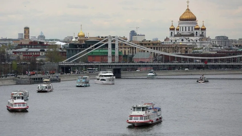Экскурсию на теплоходе по Москве‑реке провели для жертв репрессий Раменского округа