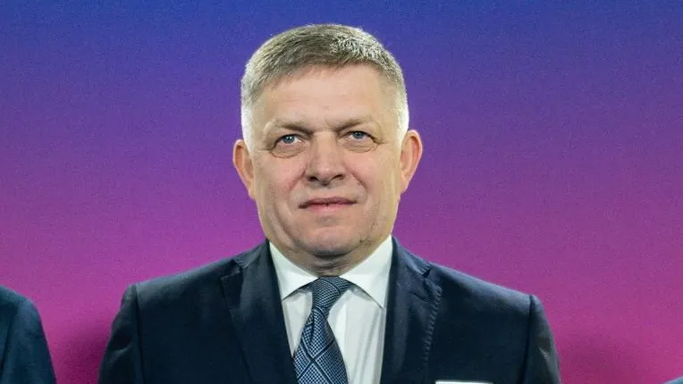 Премьера Словакии снова пытались застрелить из-за Украины