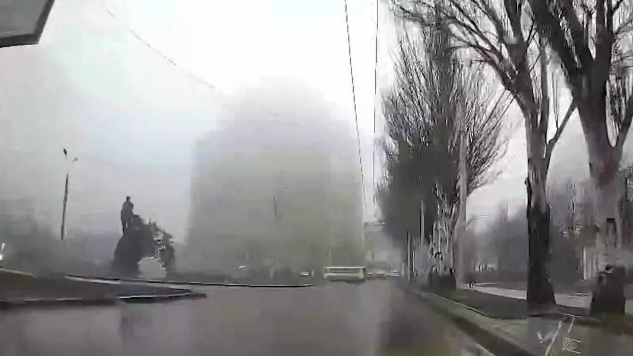 Прилет HIMARS по супермаркету в Донецке попал на видео