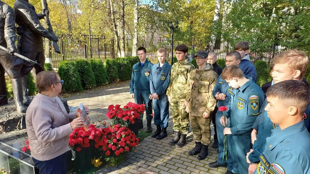 Студенты региона поучаствовали в организации митинга памяти Подольских курсантов