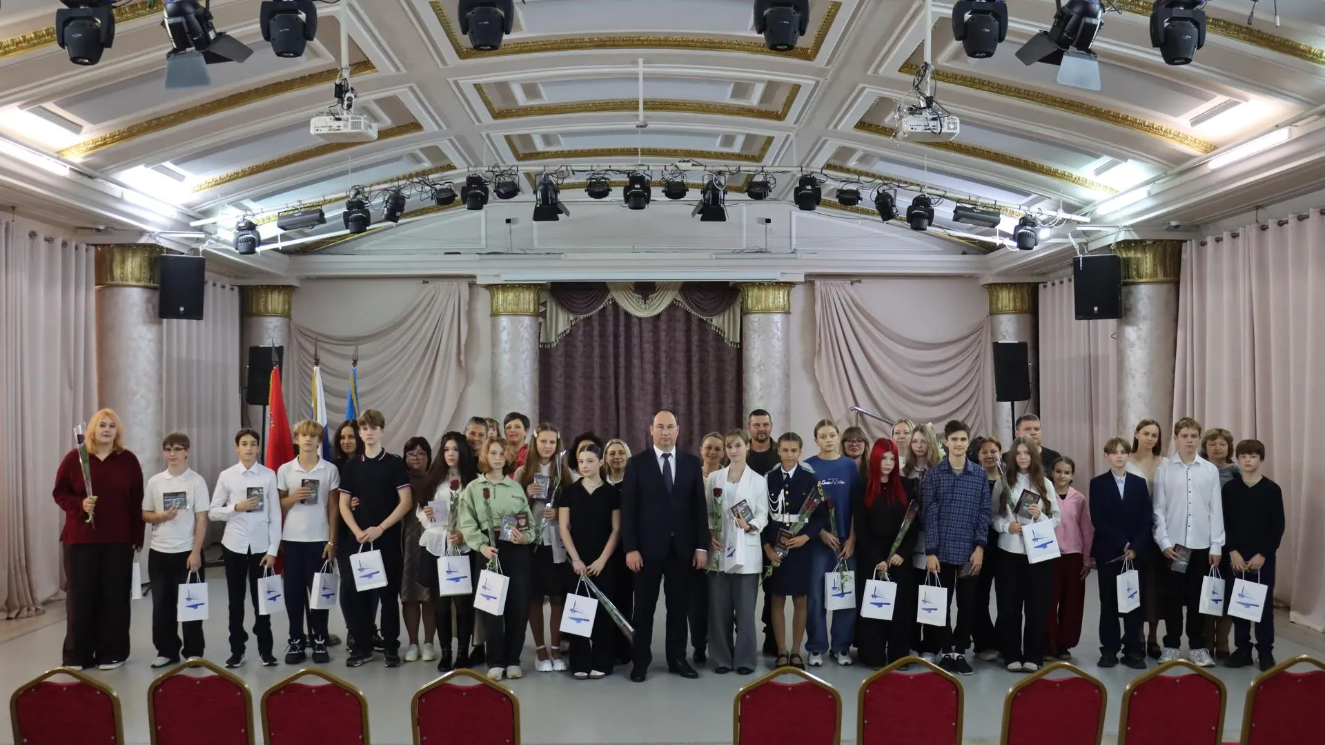 В Ступино 19 подростков получили паспорта 22 сентября