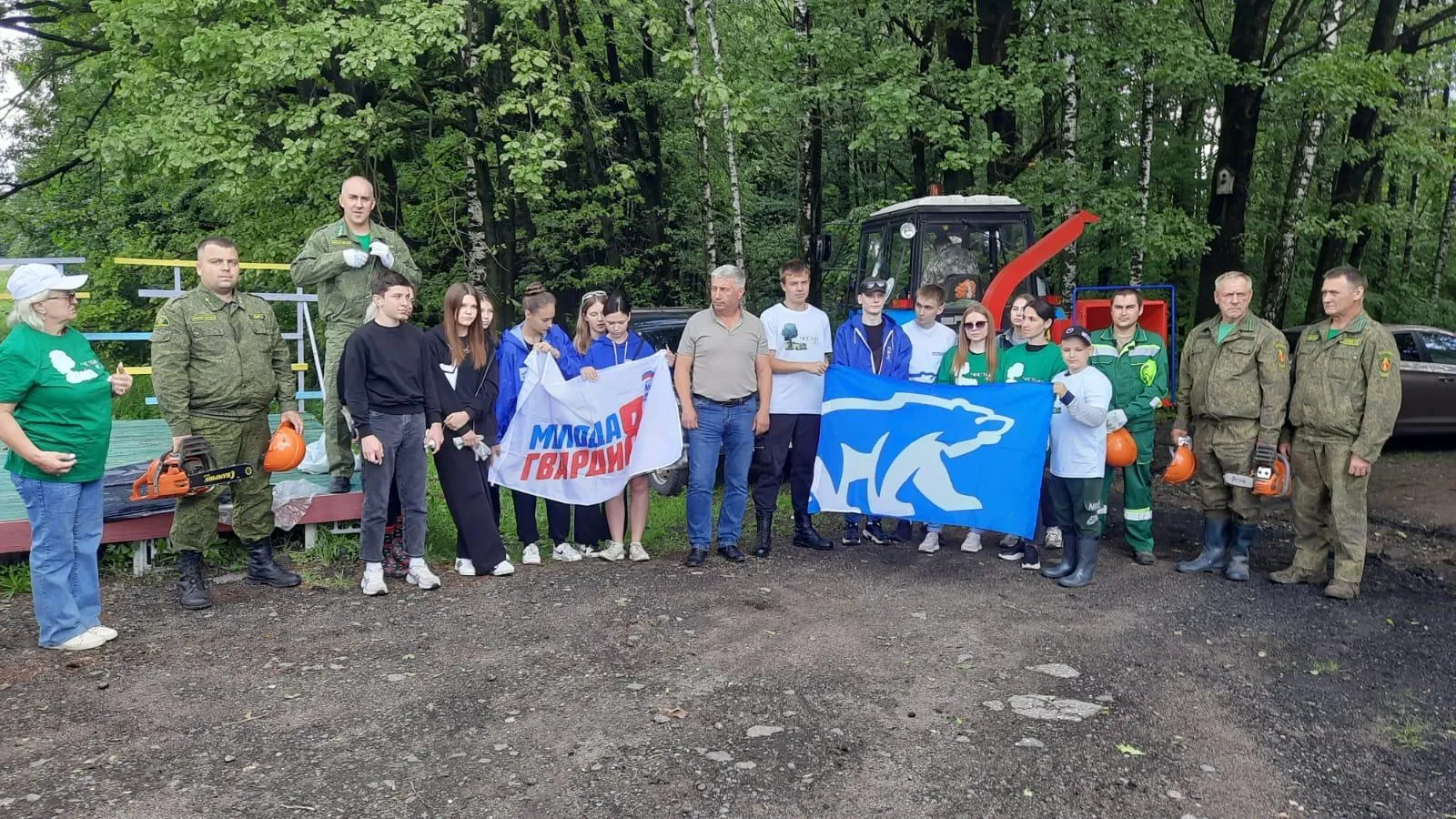 В лесах Волоколамского округа провели субботники