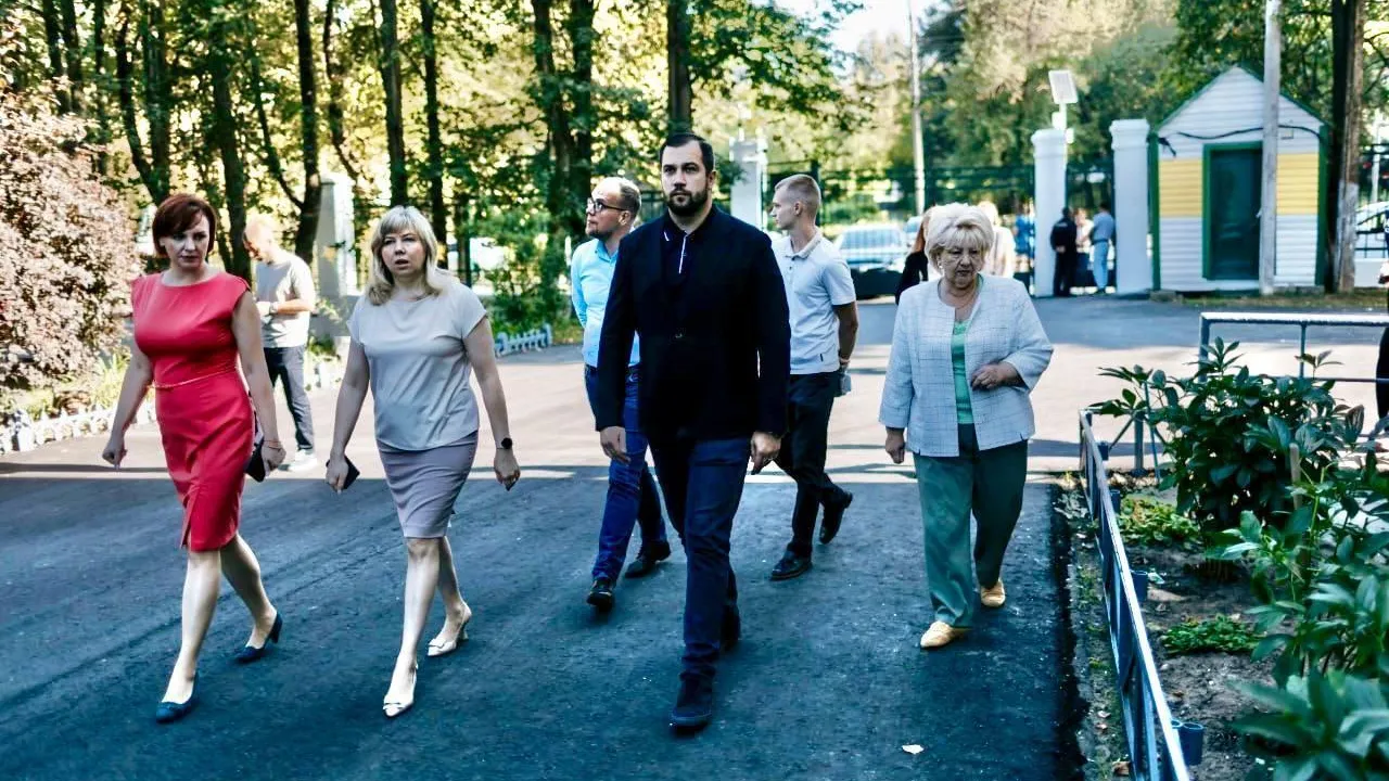 Глава Чехова проверил готовность лицея № 4 в округе к новому учебному году