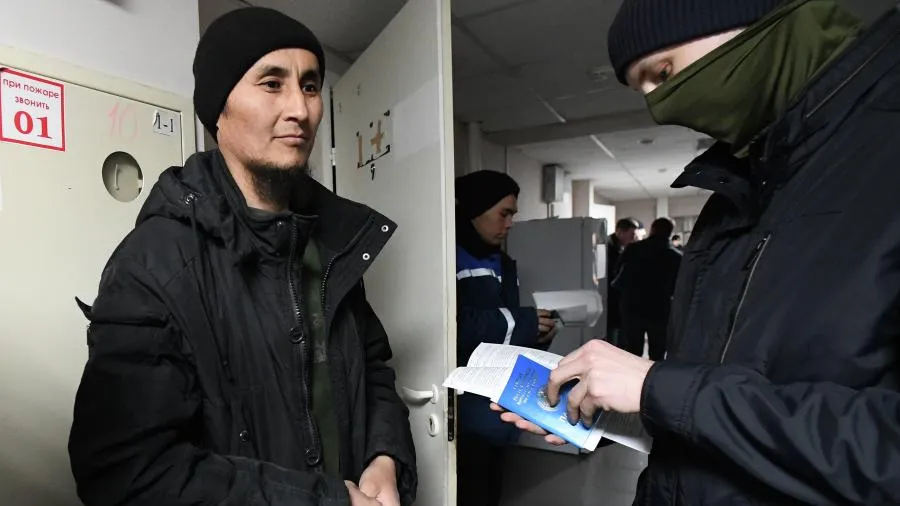 Порядка 40 тыс мигрантов выдворили из России за полгода