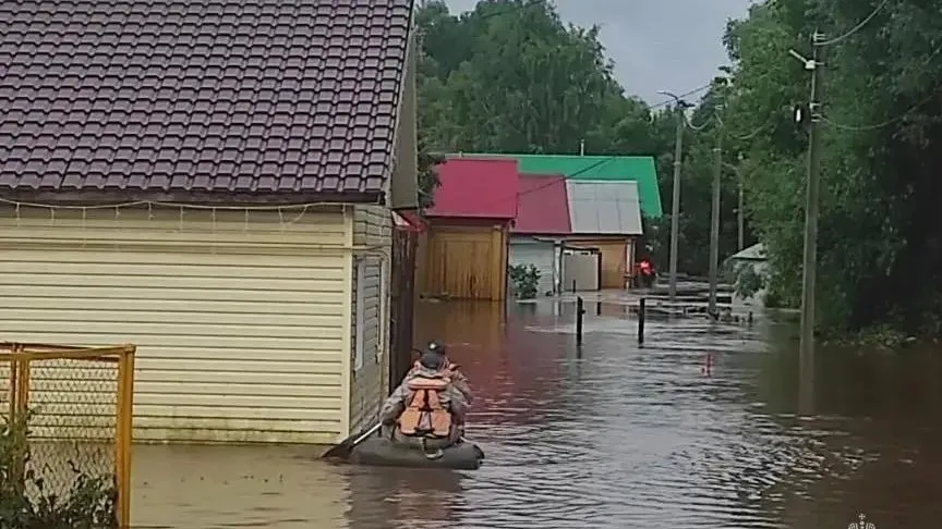 Июньский потоп и ливни в Оренбуржье: под водой дома, дороги и дачные участки
