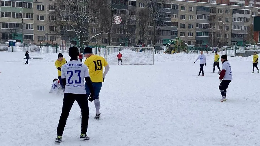 Футболисты Котельников обыграли команду из Люберец со счетом 4:2