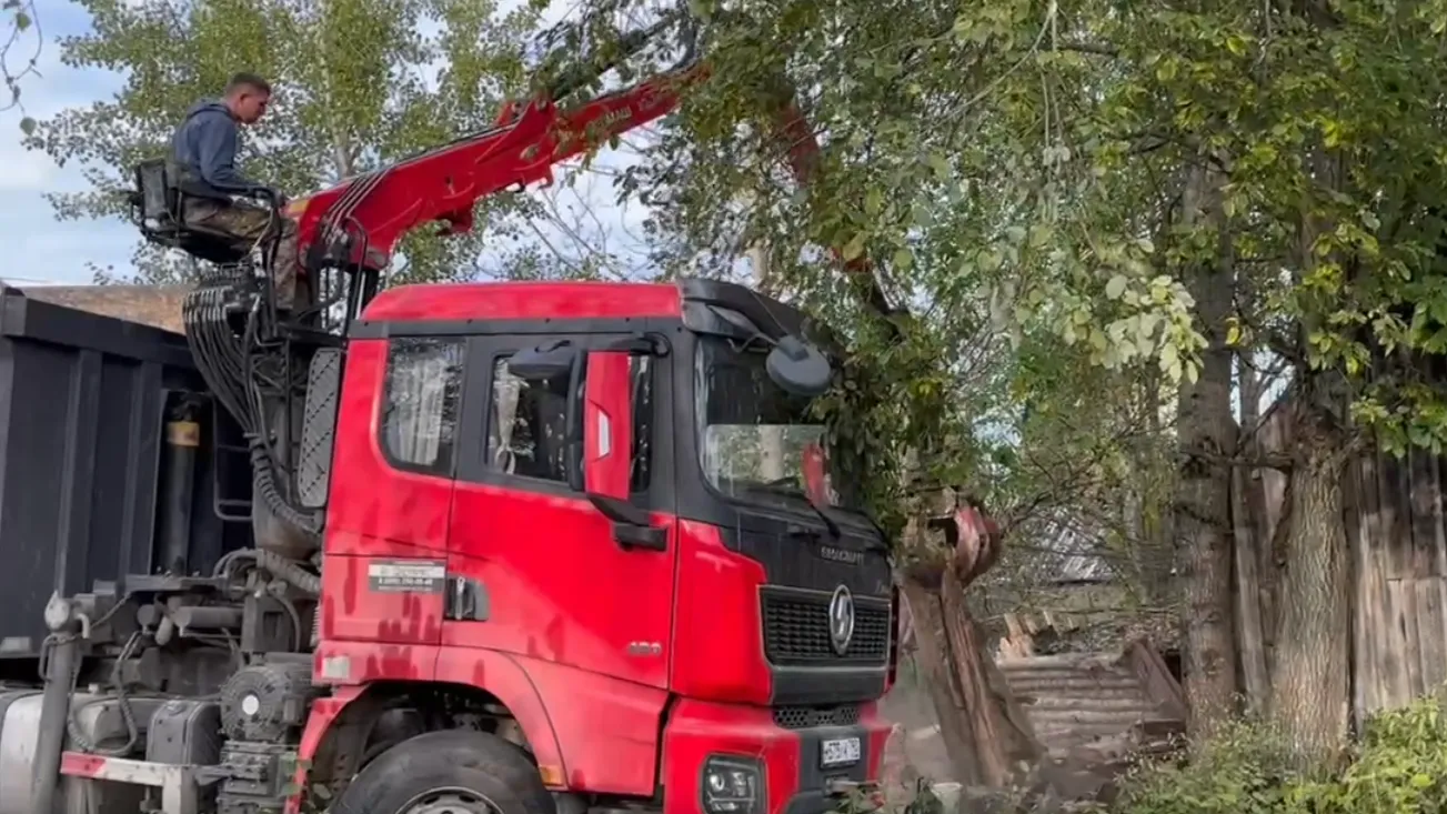 В Шаховской приступили к сносу самовольных построек для улучшения облика округа
