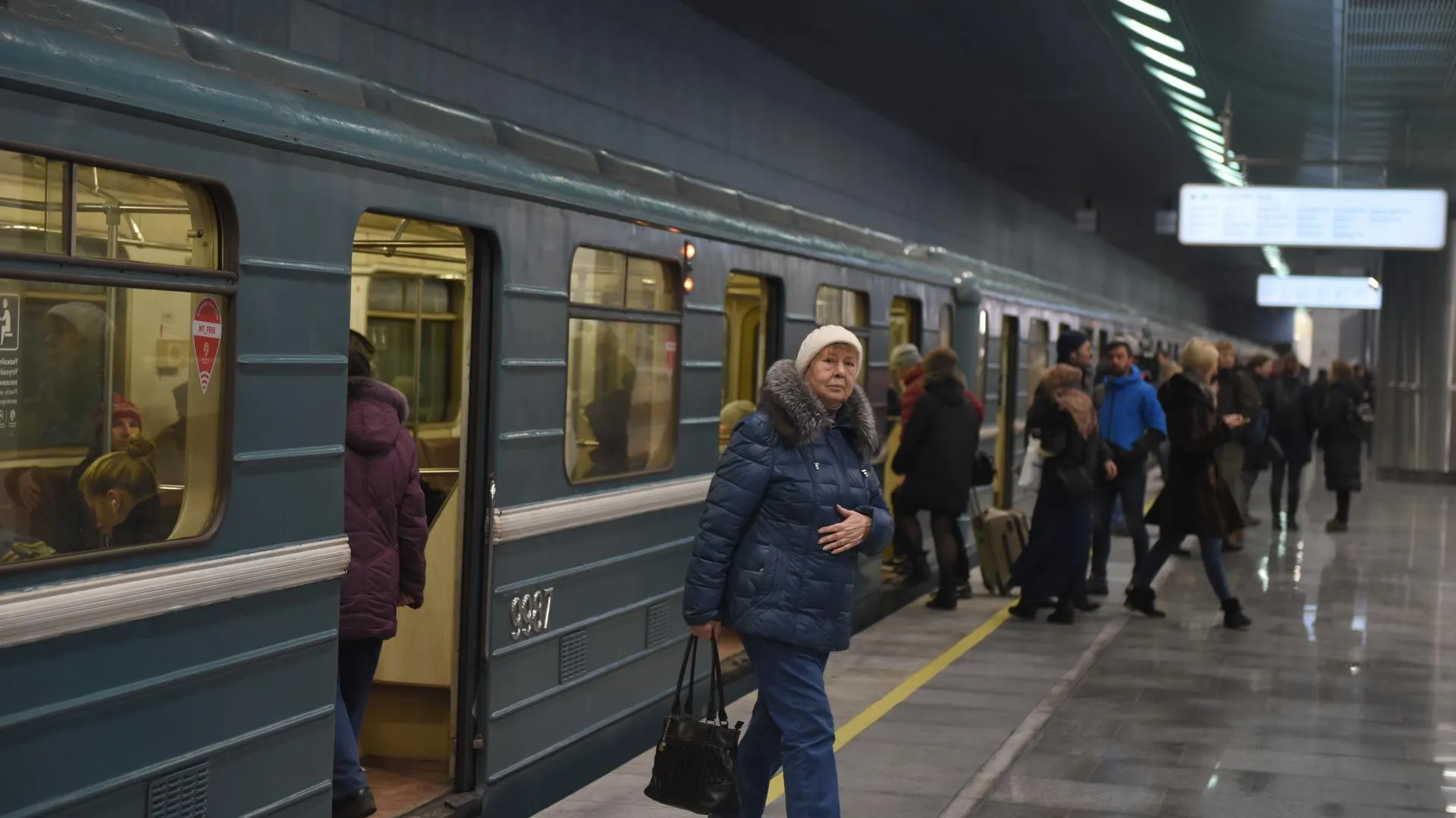 Движение поездов восстановили после сбоя на «зеленой» ветке