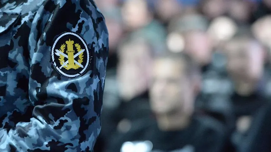 Злоумышленники попытались пронести в ИК-20 наркотики в шоколадных шариках