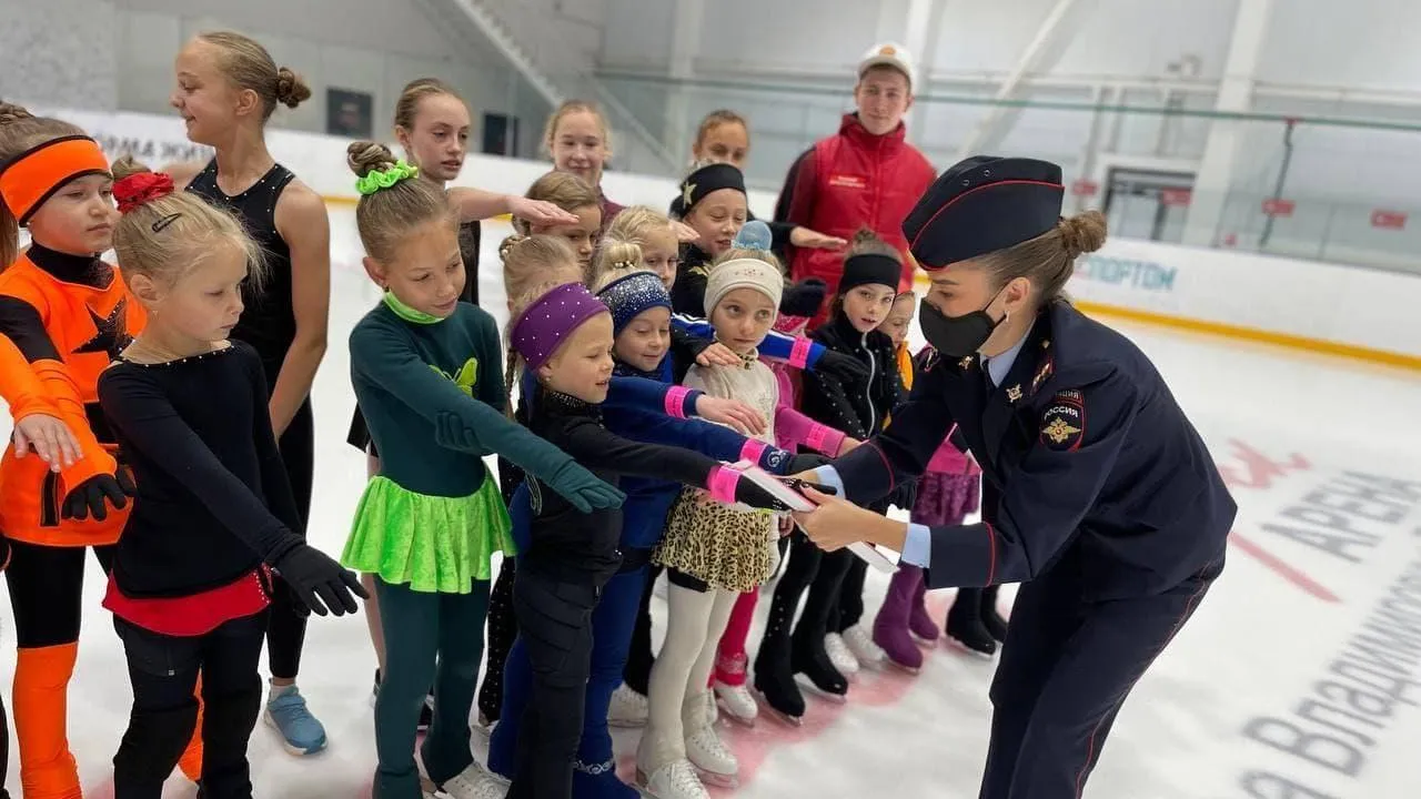 В Красногорске юным фигуристам напомнили о правилах дорожного движения