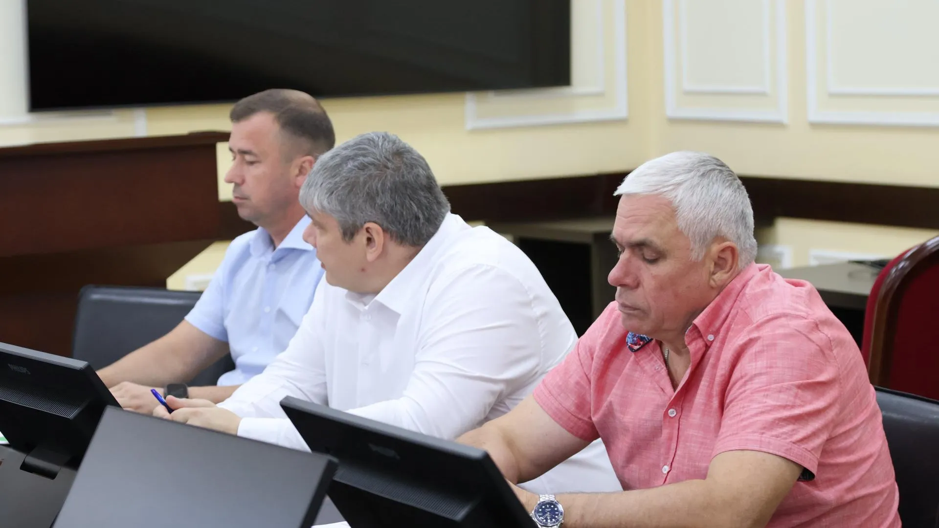 В Ступине обсудили ремонт 63 дорог и благоустройство округа
