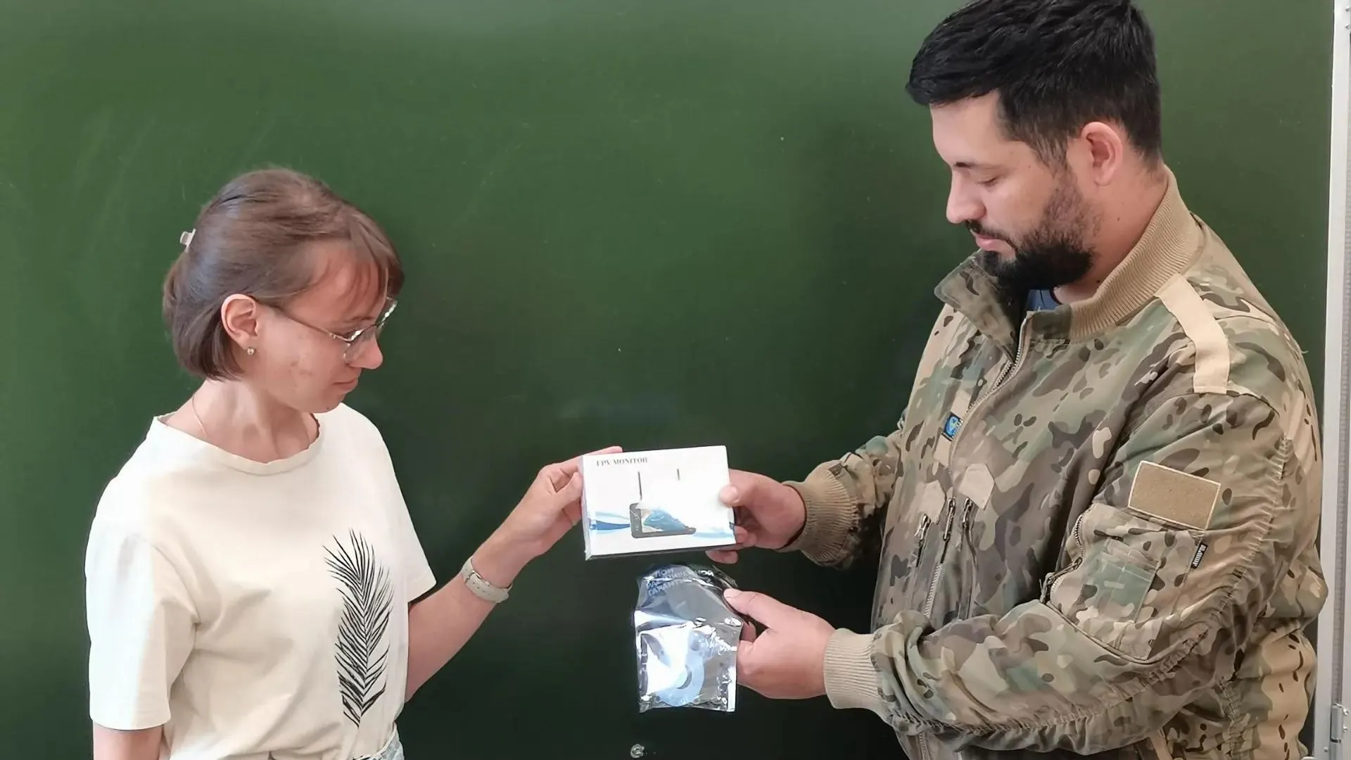 Школа Ногинска передала помощь бойцам СВО в Богородском округе