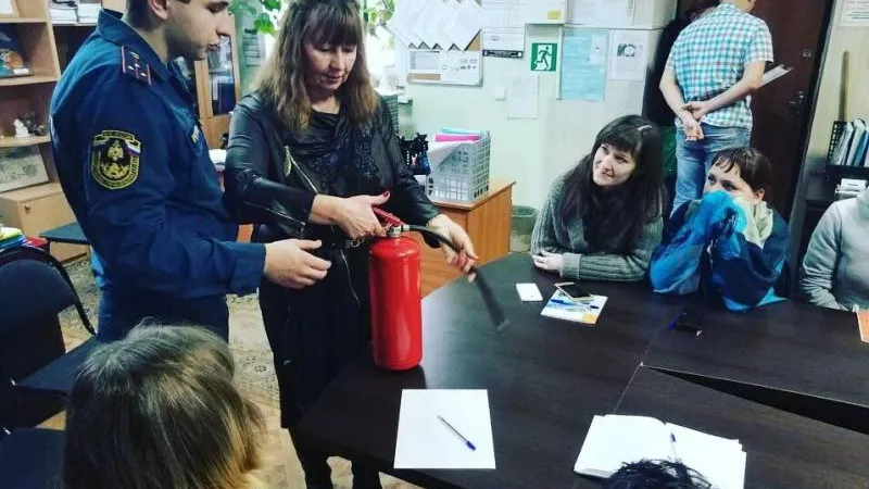 Спасатели рассказали детям реабилитационного центра в Люберцах о причинах пожара