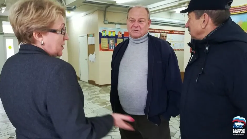Депутаты обсудили с директором Заревской школы Домодедова предстоящий капремонт