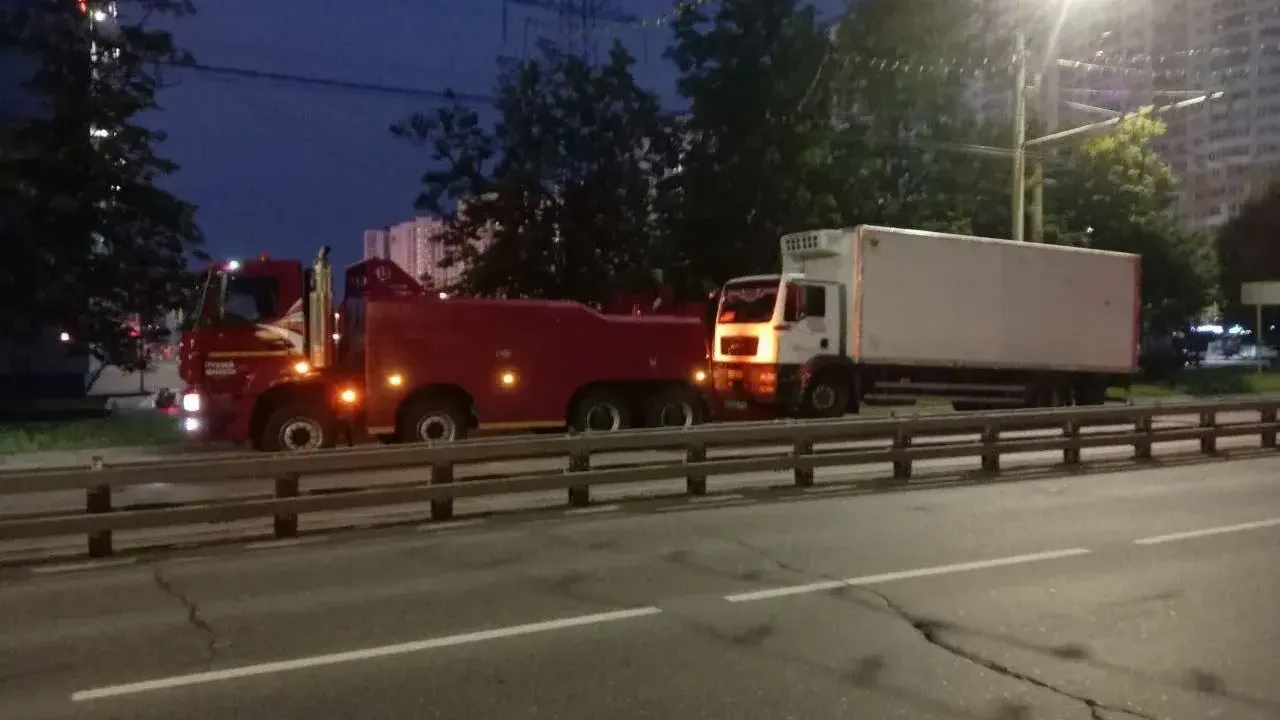 В Долгопрудном за июль эвакуировали 726 неправильно припаркованных машин