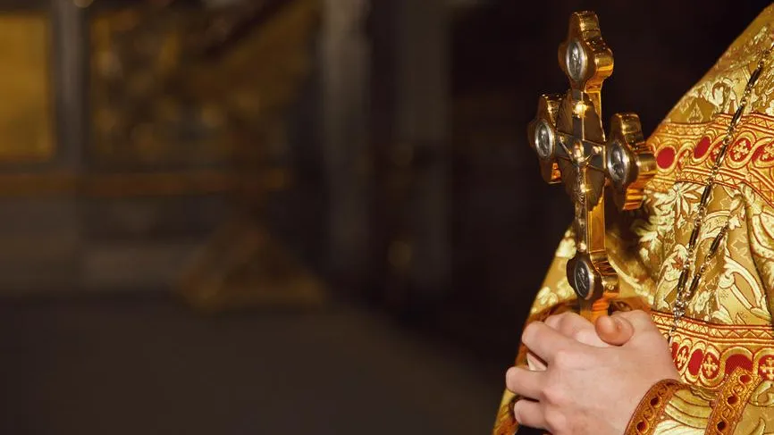 Священник нашел мертвыми трех сестер-отшельниц в петербургской квартире