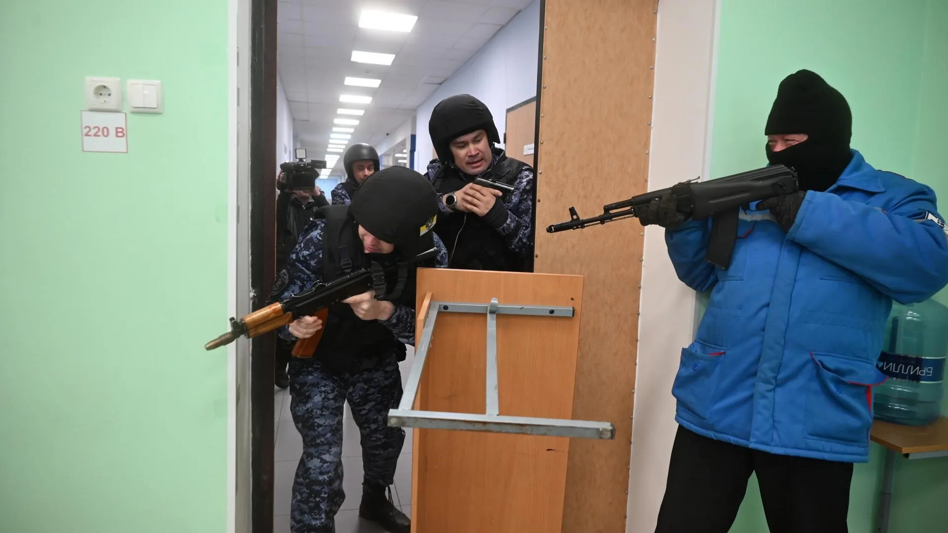 В школах Ленинского округа прошли учения по антитеррористической безопасности