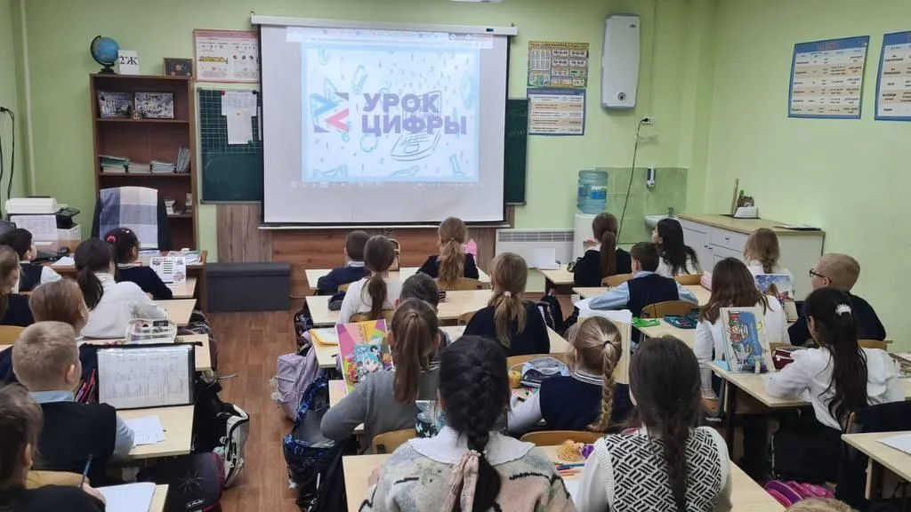 Дзержинские школьники постигают современные технологии на «Уроках цифры»
