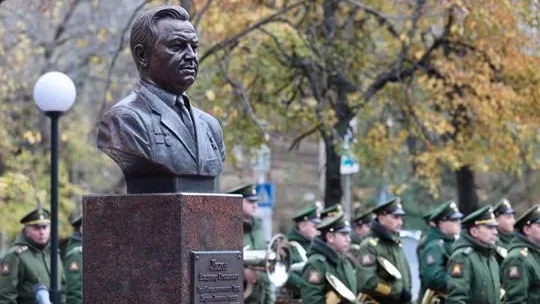 В Балашихе торжественно открыли сквер в честь Героя Соцтруда Владимира Ляхова