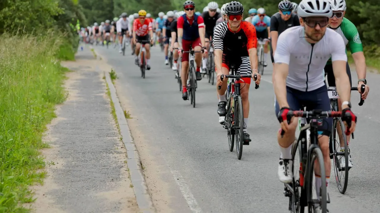 Более 1 тыс участников вышли на старт серии Gran Fondo Russia-2025 в Дмитрове