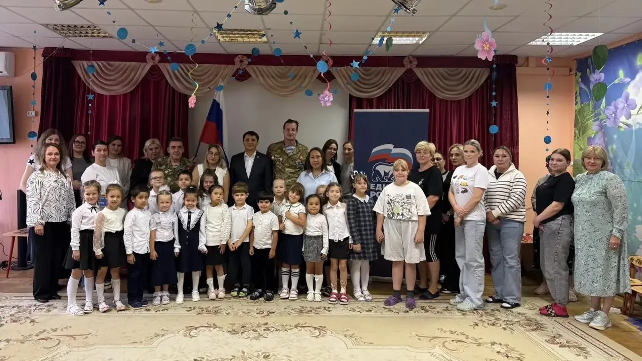 В Химках провели встречу ко Дню Государственного флага