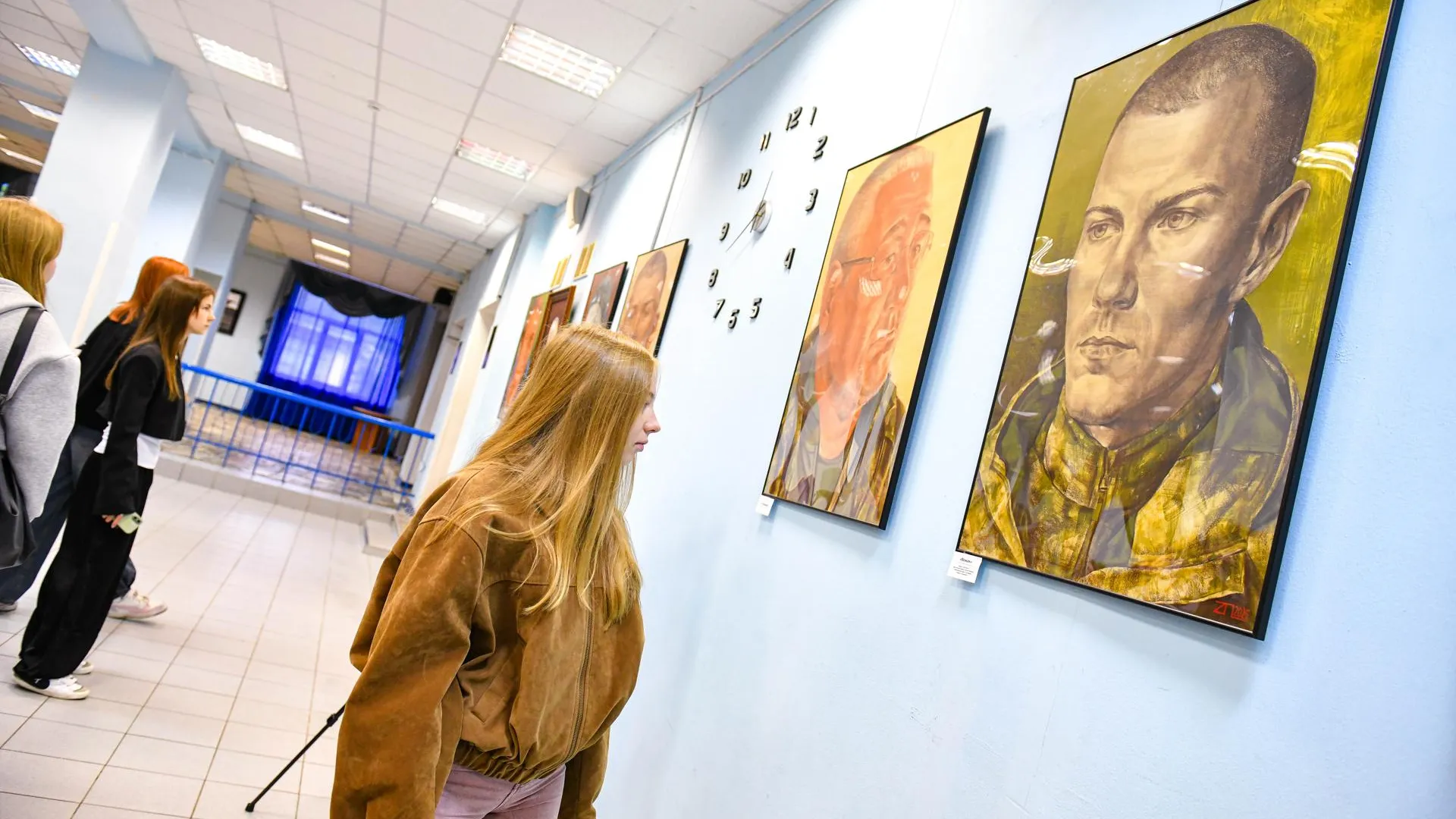 В Химках открыли выставку портретов участников СВО
