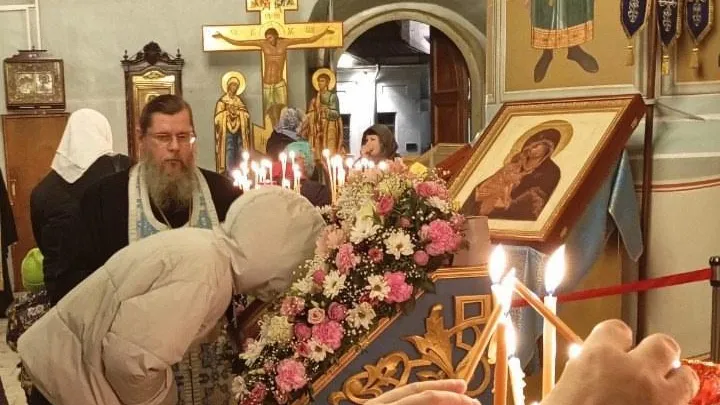 Делегация из Зарайска посетила вечерний молебен о Победе