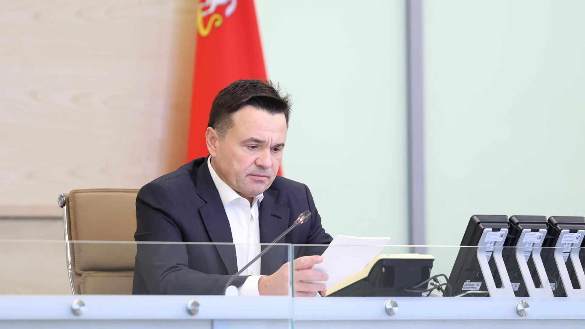 Воробьев обратил внимание на важность расчета с подрядчиками в части тепла