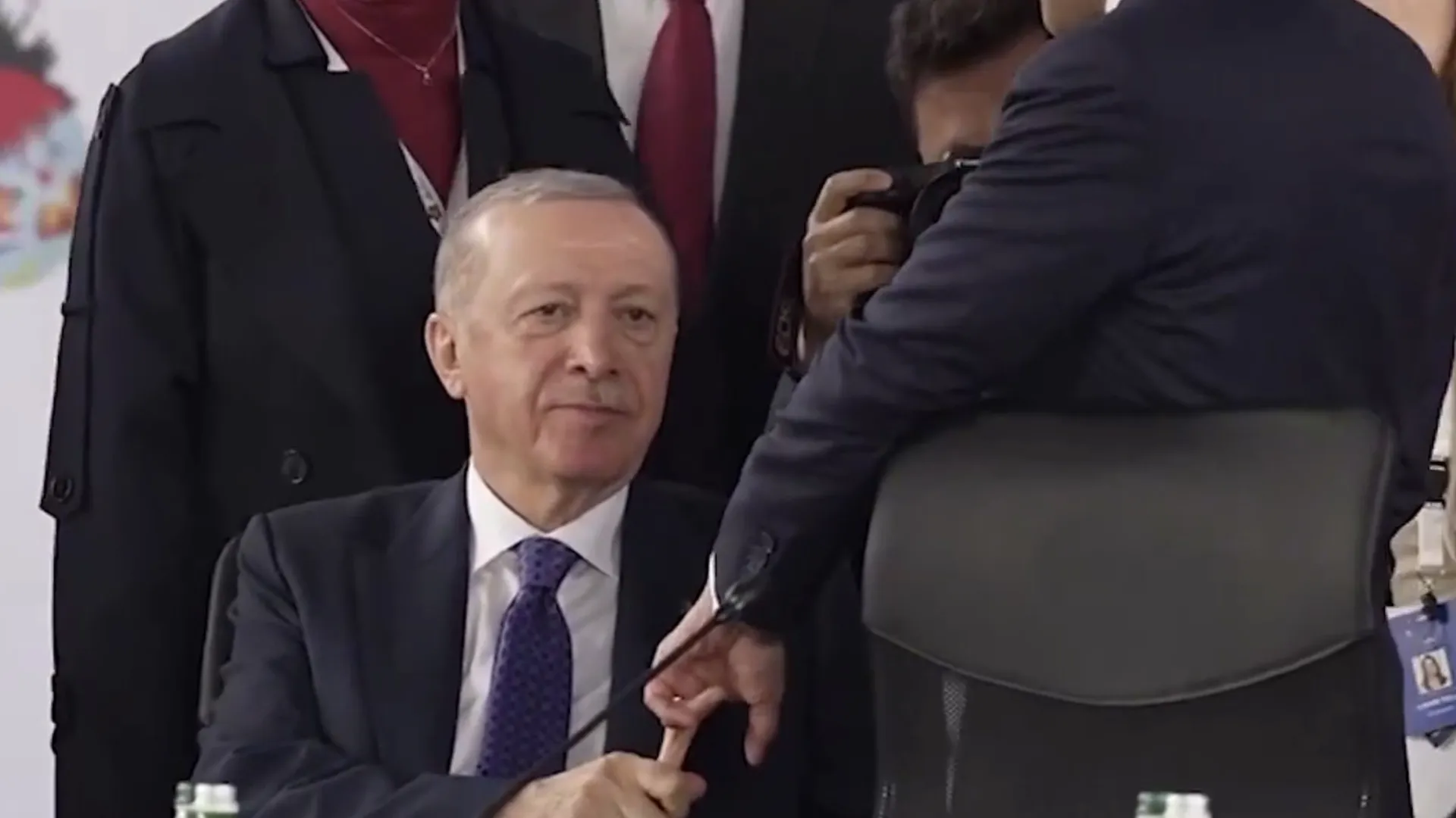 Haberler: Эрдоган схватил Макрона за палец в качестве дипломатического жеста
