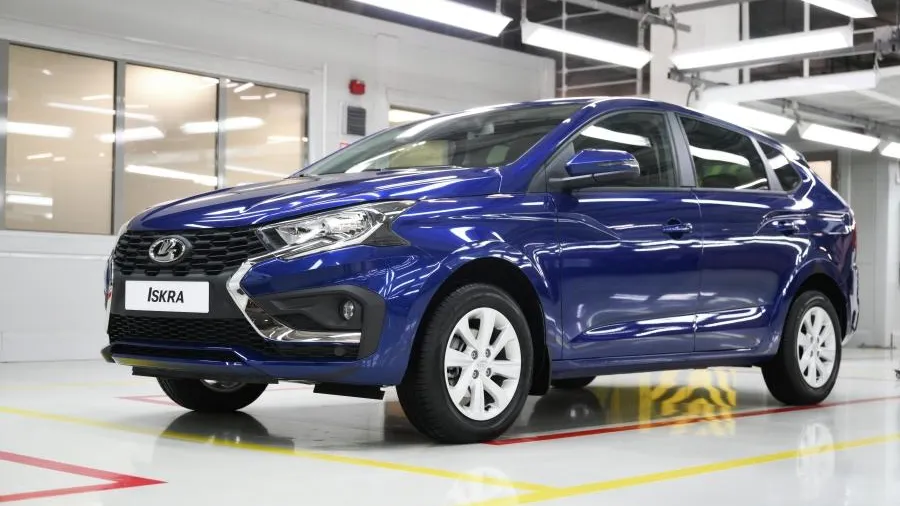 Благородные черные и серые тона: как выглядит салон новой Lada Iskra